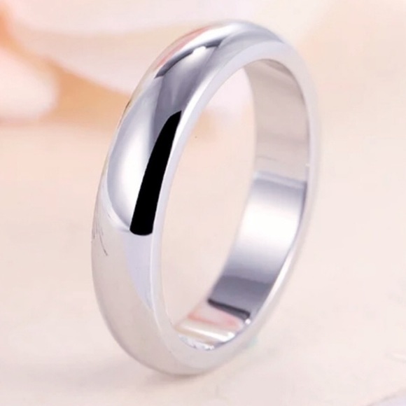 Polished Silver Ring - Picture 7 of 7